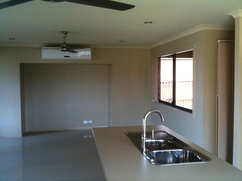 42 John Oxley Drive, Gracemere QLD 4702